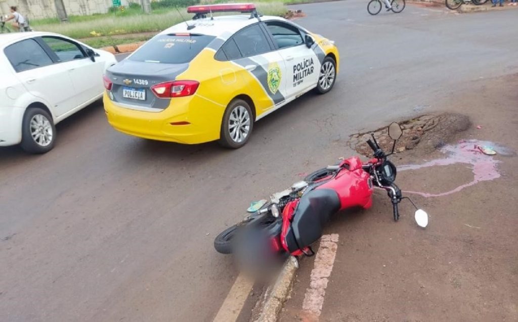 Gestante tem pé amputado após acidente entre moto e carreta em Marechal Rondon