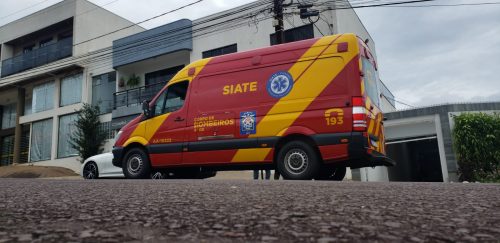 Trabalhador fica ferido após cair de uma altura de cerca de três metros