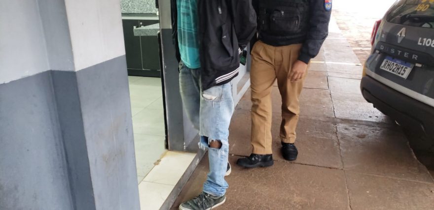Ao atender disparo de alarme, vigilante detém arrombador no Centro de Cascavel