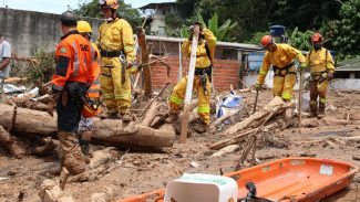 Busca por desaparecido é retomada nesta sexta-feira em São Sebastião