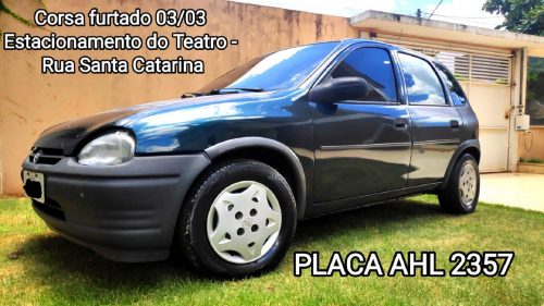 Corsa placas AHL-2357 no Centro
