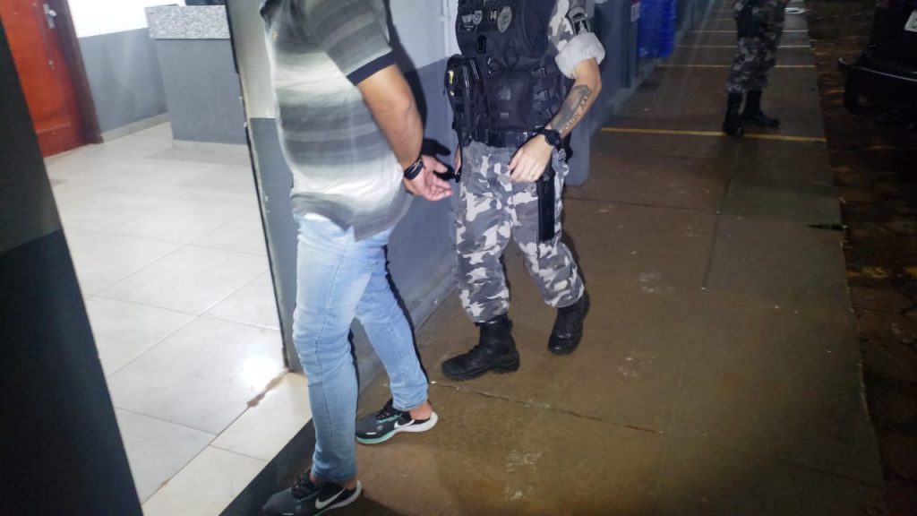 Devendo R$ 13 mil em pensão alimentícia, homem é detido pela Choque
