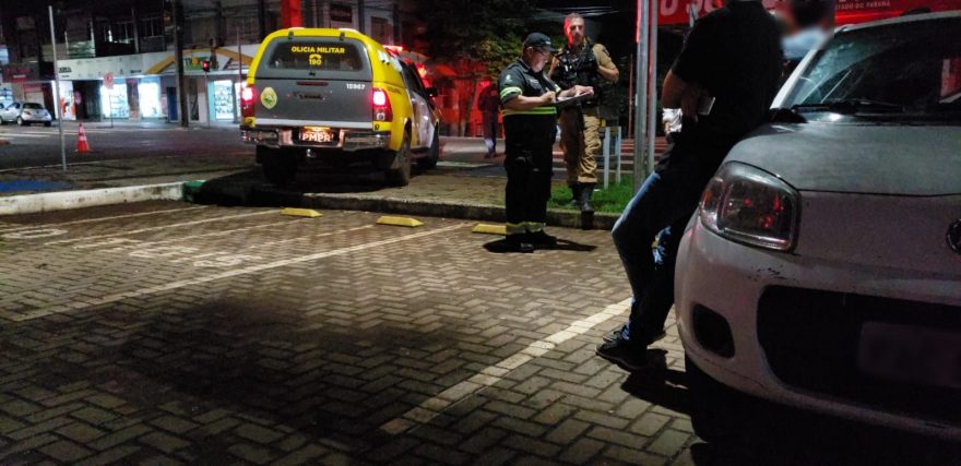 Condutora fura bloqueio de trânsito e acaba detida por embriaguez