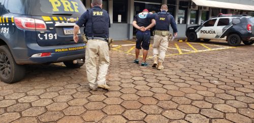 Com carro adulterado, homem é detido pela PRF