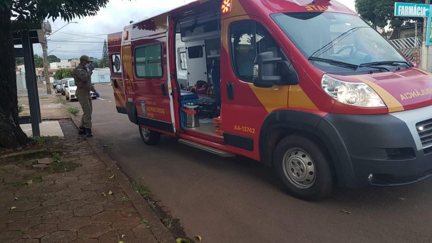 Colisão entre moto e carro deixa jovem ferida no Parque São Paulo