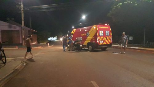 Motociclista fica ferido após bater moto contra Corsa no Santo Onofre