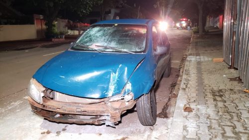 Corsa atinge poste e deixa duas pessoas feridas no Cancelli