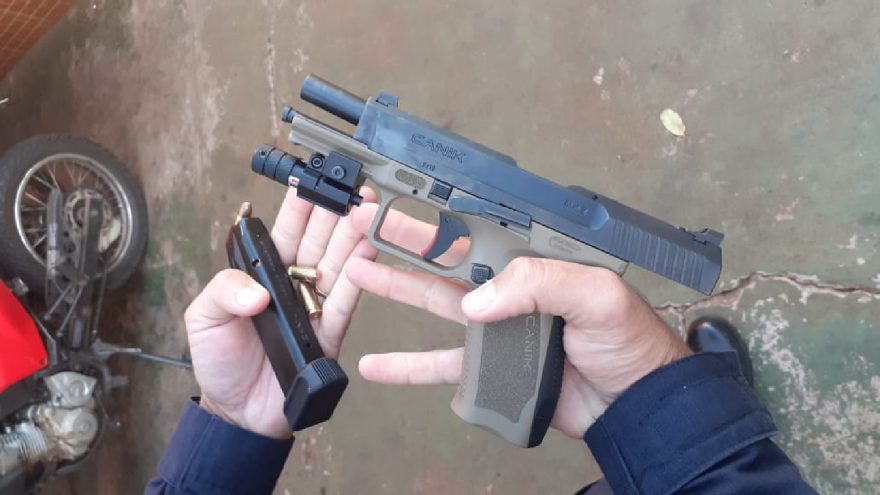 Homem em posse de arma de fogo é detido pela GM