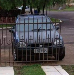 Corsa placa AGO-6922 foi furtado em Santa Tereza; internauta pede ajuda para encontrá-lo