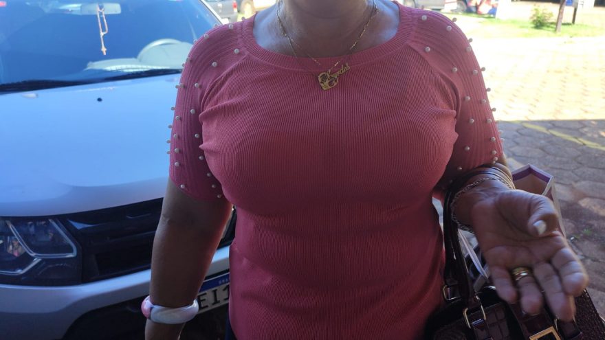 Mulher relata ter sido furtada dentro do transporte coletivo