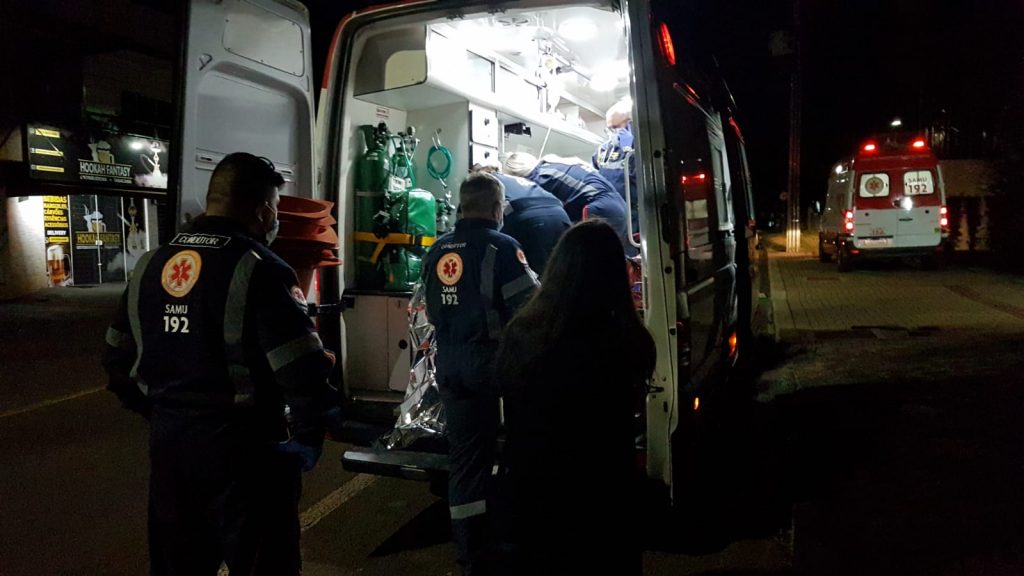 Bombeiros são chamados para abrir imóvel e homem é atendido pelo Samu