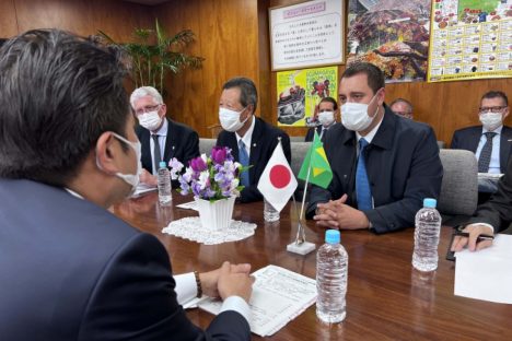 Ratinho Junior apresenta Paraná ao vice-ministro da Agricultura do Japão com objetivo de ampliar exportações