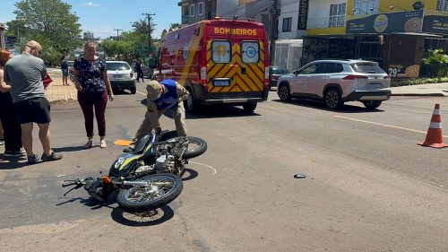 Strada foge após acidente e deixa motociclista ferido