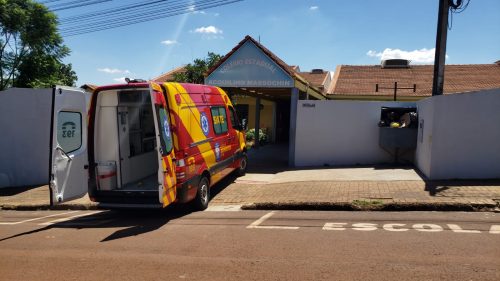 Adolescente sofre luxação no joelho enquanto brincava no colégio