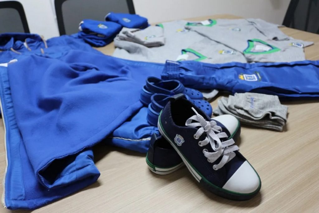 Prefeitura pode gastar quase R$ 4,5 milhões para confecção de kits de uniformes escolares
