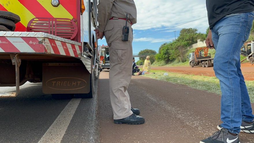 Mulher tenta se jogar em frente aos carros na BR-467 em Cascavel