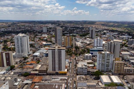 Por 12 meses consecutivos, abrir uma empresa no Paraná leva menos de um dia