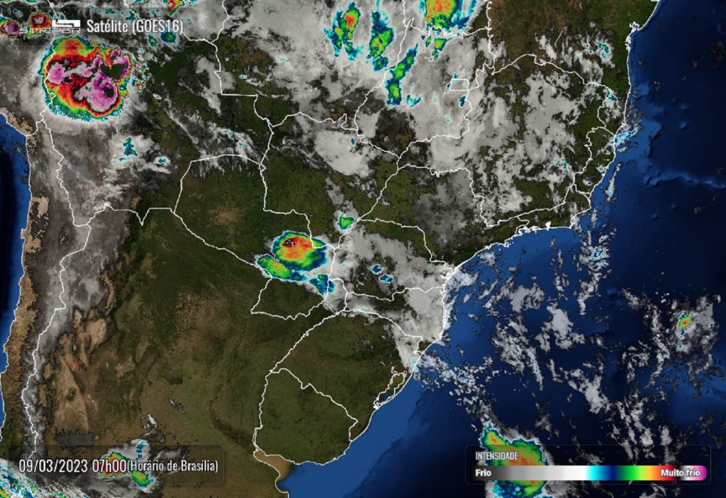 Previsão de pancadas de chuva e máxima de 26°C nesta quinta-feira em Cascavel
