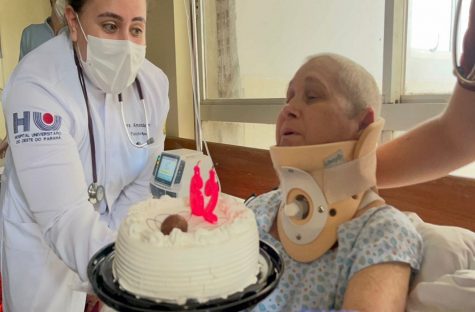 Internada há 90 dias no HUOP, idosa recebe festa surpresa de aniversário