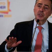Roberto Barroso deixa UTI em Brasília