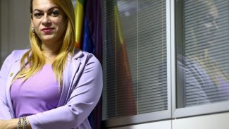 País precisa de norma nacional para políticas LGBTQIA+, diz secretária