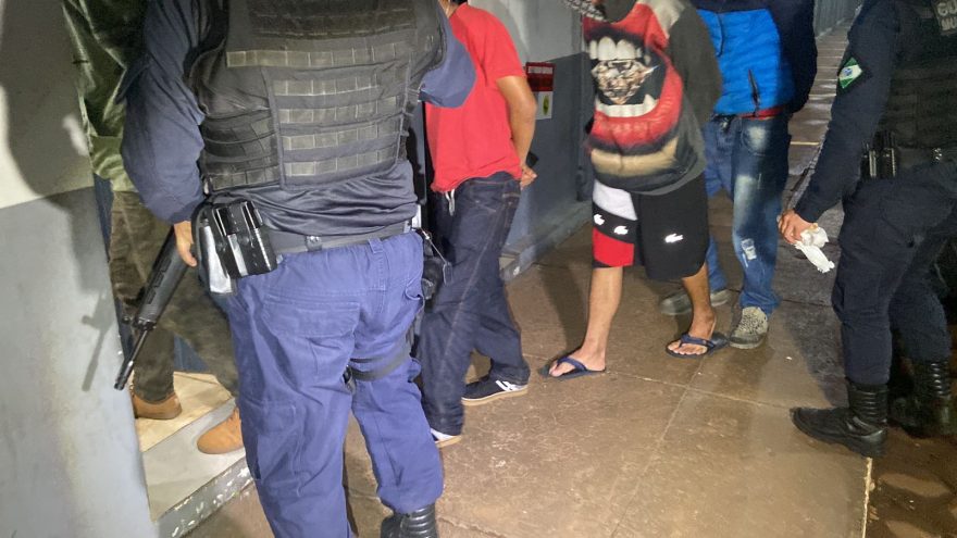 Quatro adolescentes são apreendidos com crack na Praça da Bíblia