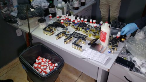 Laboratório clandestino de anabolizantes é desmontado no bairro no Periolo