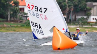 Aos 20 anos, velejador Nicolas Bernal sonha com vaga no Pan-Americano