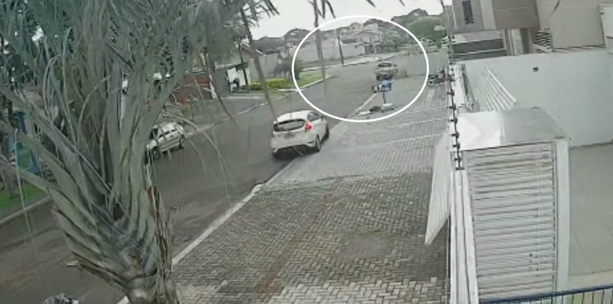 Câmera de segurança registra furto de caminhonete S10 na Rua Terezina