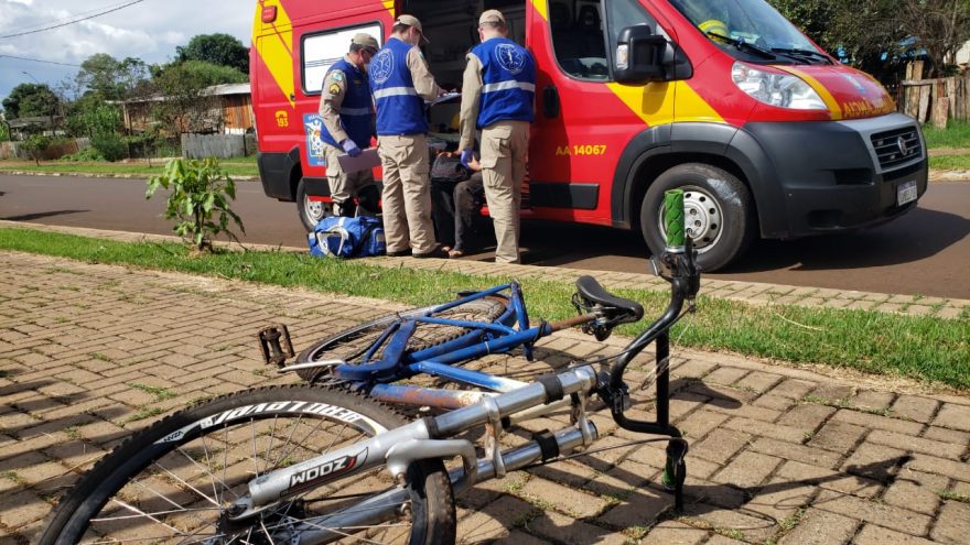 Homem fica ferido na região da cabeça após cair de bicicleta
