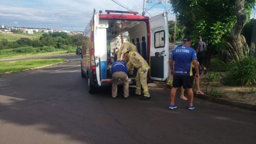 Adolescente fica ferida ao sofrer queda de patinete