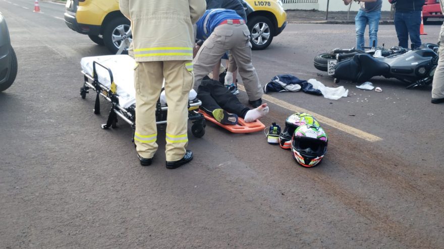 Casal fica ferido em acidente entre moto e ônibus no Bairro Coqueiral