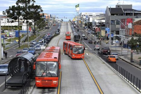 Curitiba – Do BRT à profusão de parques, legados de Curitiba se espalham pelo Brasil e mundo Imagem referente a Curitiba – Do BRT à profusão de parques, legados de Curitiba se espalham pelo Brasil e mundo