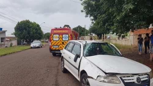 Mulher fica ferida após Gol capotar no Bairro Morumbi