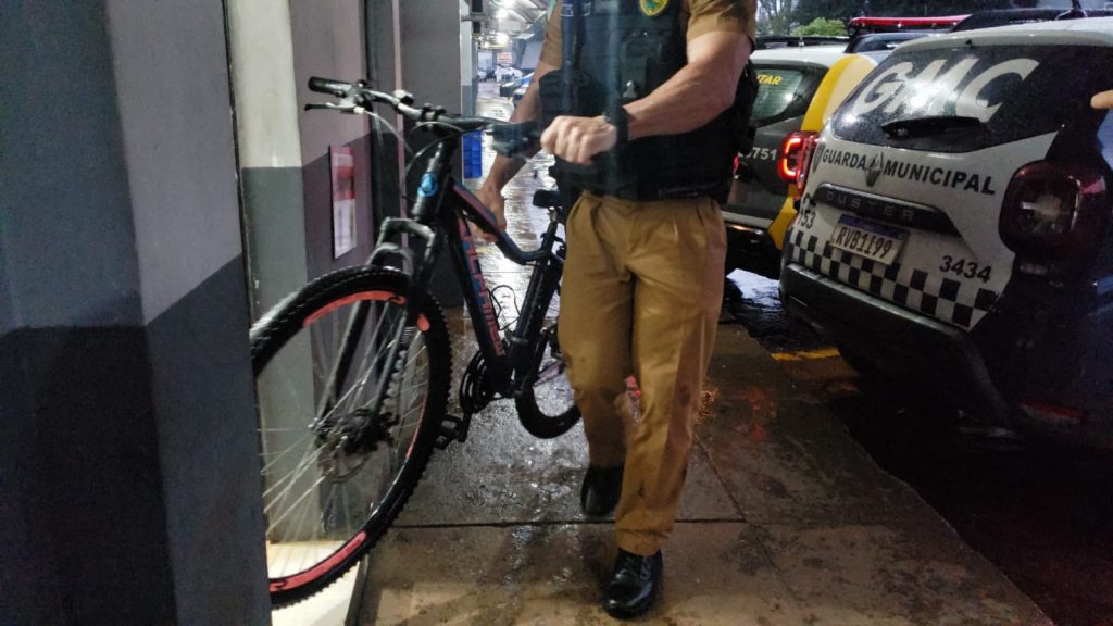 Bicicleta é recuperada no Cascavel Velho e três são levados à 15ª SDP