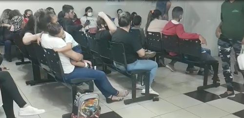 UPA Tancredo fica lotada e usuários reclamam da demora no atendimento