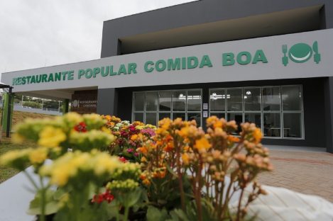 Restaurante Popular serve Frango à Primavera nesta terça; confira o cardápio