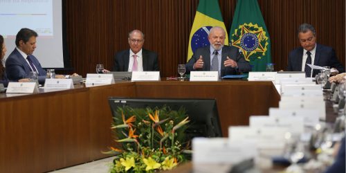 Imagem referente a Presidente pede unidade de ministros em anúncios do governo