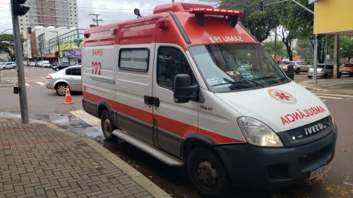 Idosa passa mal no Centro, sofre queda na calçada e precisa ser socorrida