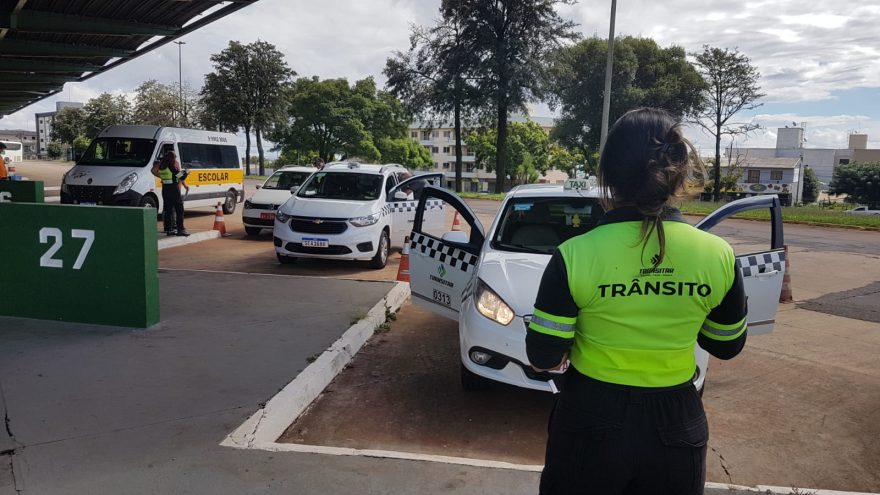 Transitar realiza vistoria nos táxis de Cascavel