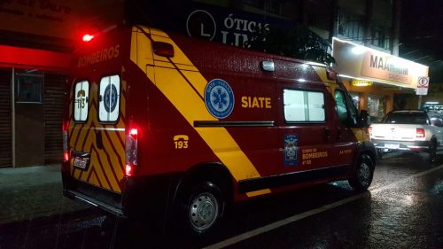 Homem fica ferido ao sofrer queda de moto Centro de Cascavel