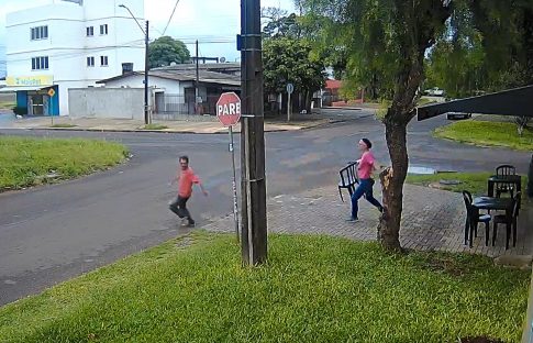 Ladrão tenta realizar assalto em panificadora e leva corridão de proprietária