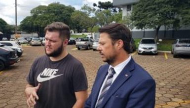 Imagem referente a Jovem que dirigia Civic em capotamento que matou jornalistas é indiciado por homicídio doloso
