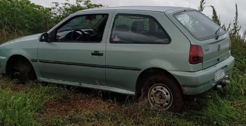Gol com alerta de furto foi recuperado pela PM