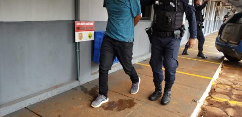 Homem, de 37 anos, se aproxima da ex-companheira, que tem 74 anos e descumpre medida protetiva