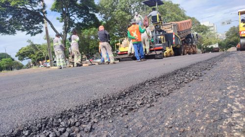 Rua Antonina recebe obras de recape e motoristas têm que desviar