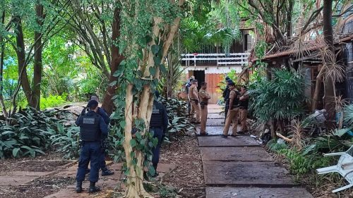Operação Acolhimento: Polícia Militar e GM fazem ação em imóvel abandonado