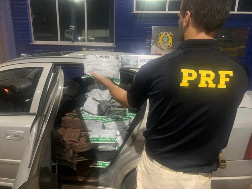 Quase meia tonelada de agrotóxicos e cigarros contrabandeados são apreendidos em Guaíra