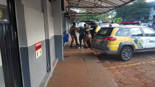 Homem que era procurado pela Justiça pelo crime de posse de arma de fogo é detido através de mandado de prisão