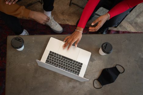 O que é cibersegurança e como se proteger online